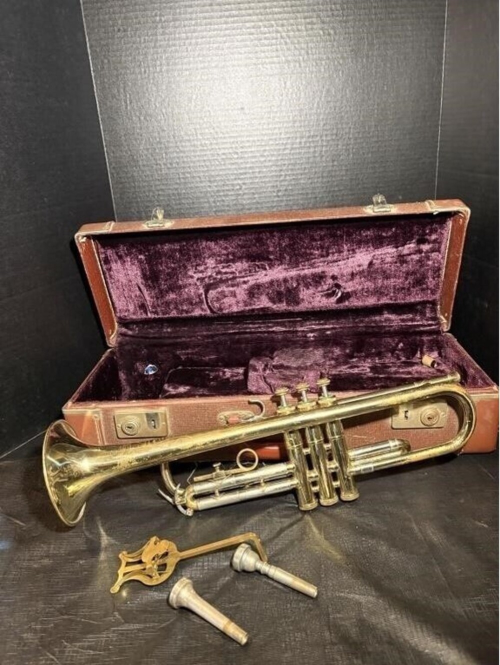 Reynolds Medalist Brass Trumpet With Case Reynolds 7A Vincent Bach Mouthpieces